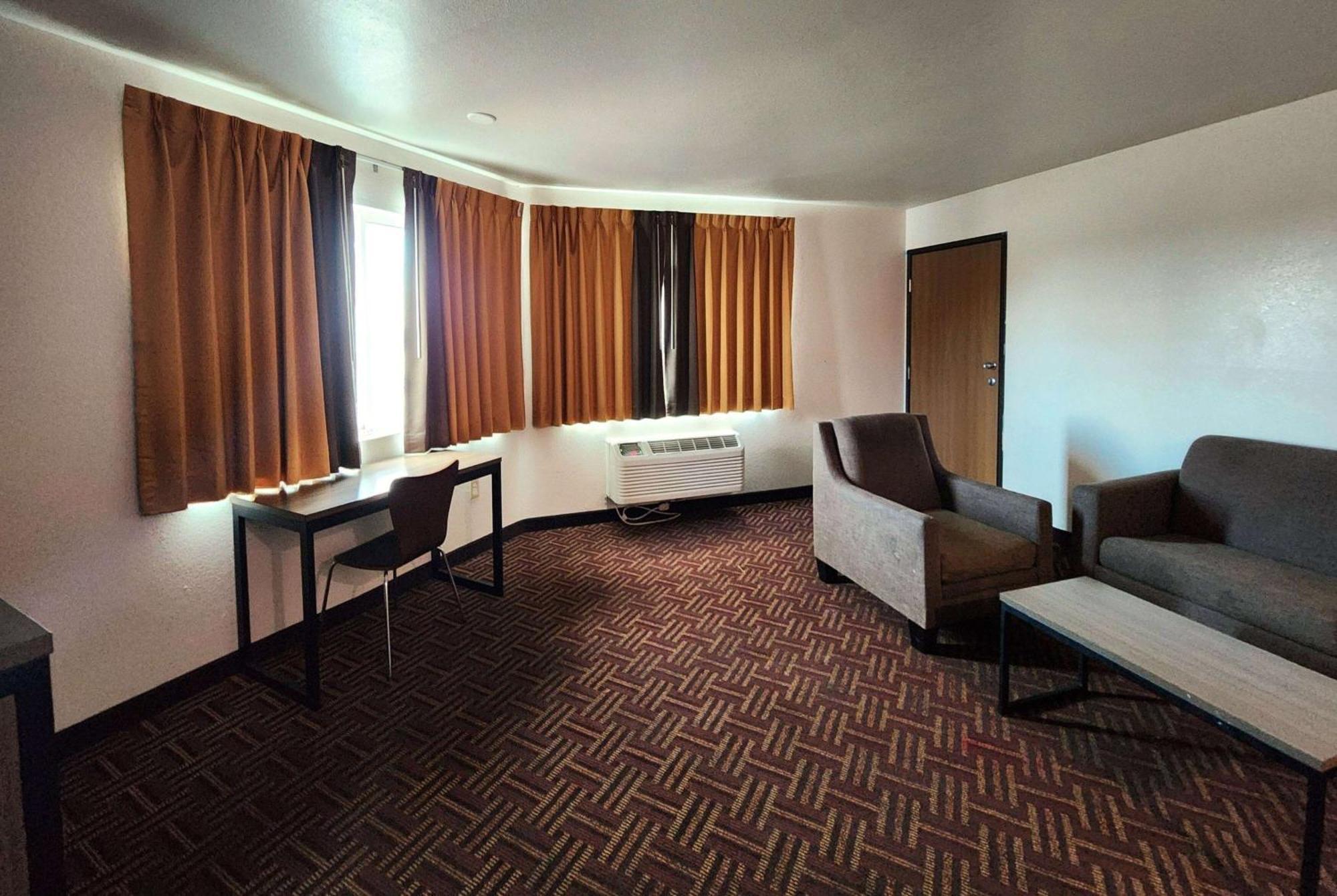 Super 8 By Wyndham Austin North/University Area Buitenkant foto
