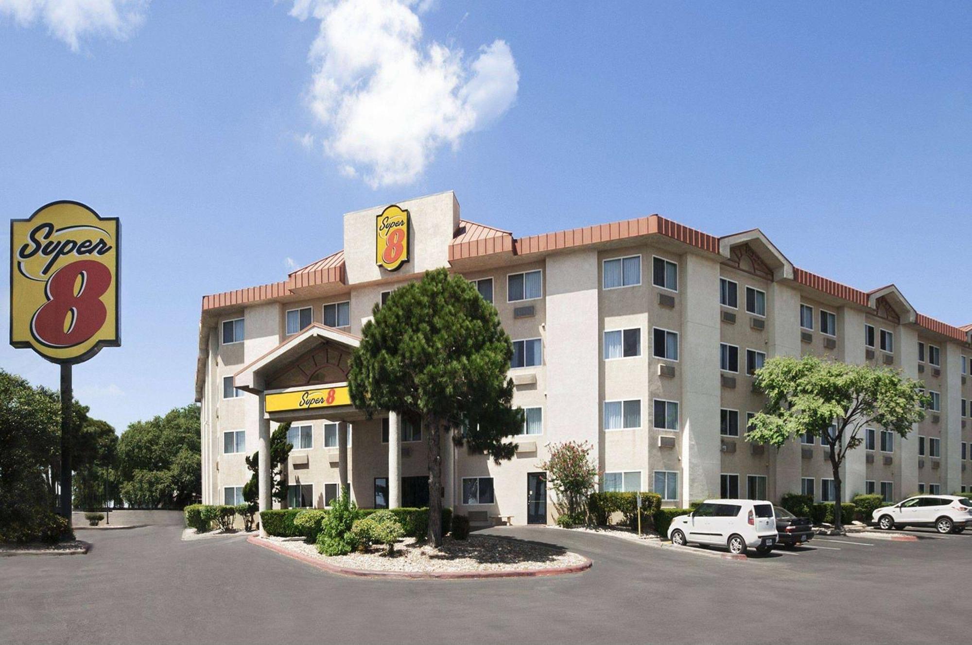 Super 8 By Wyndham Austin North/University Area Hotel Buitenkant foto